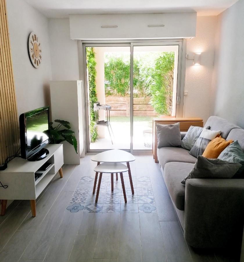 Appartement Frejus Avec Jardin, Piscine, Plage, Tennis Exterior photo
